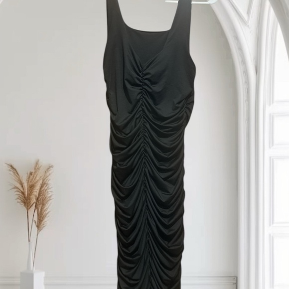 Amazon Black Ruched Bodycon Midi Dress - Picture 1 of 2